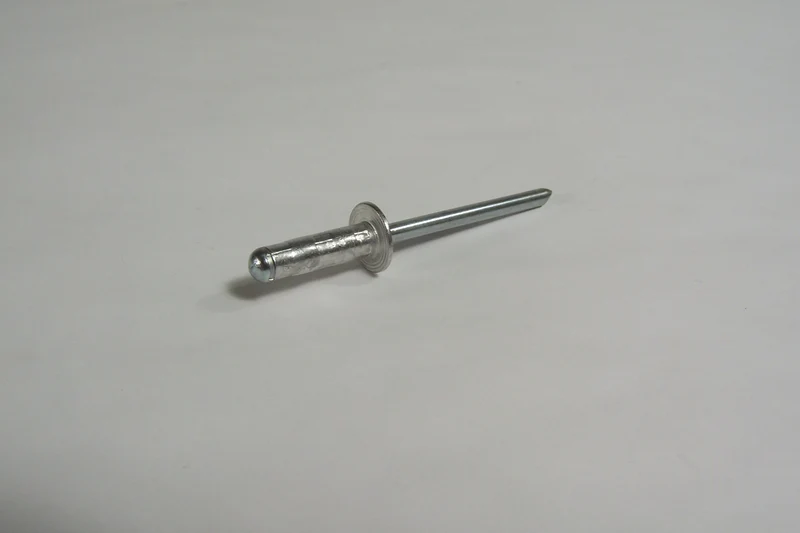 RIVET - JOHNNY VAC