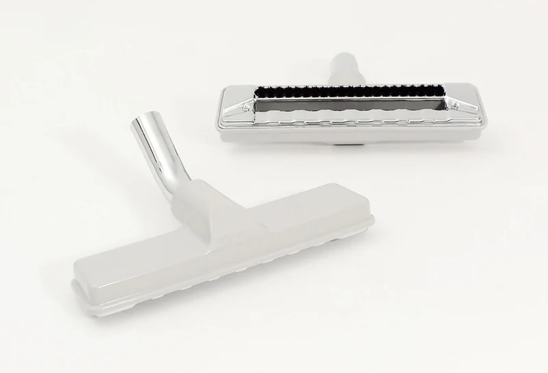 Brosse à tapis - largeur de nettoyage de 27,9 cm (11") - 31,75 mm (1 1/4") dia - coude en métal - noir